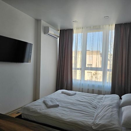 Nyvky Like Home - Studio - Apt 35 キエフ エクステリア 写真